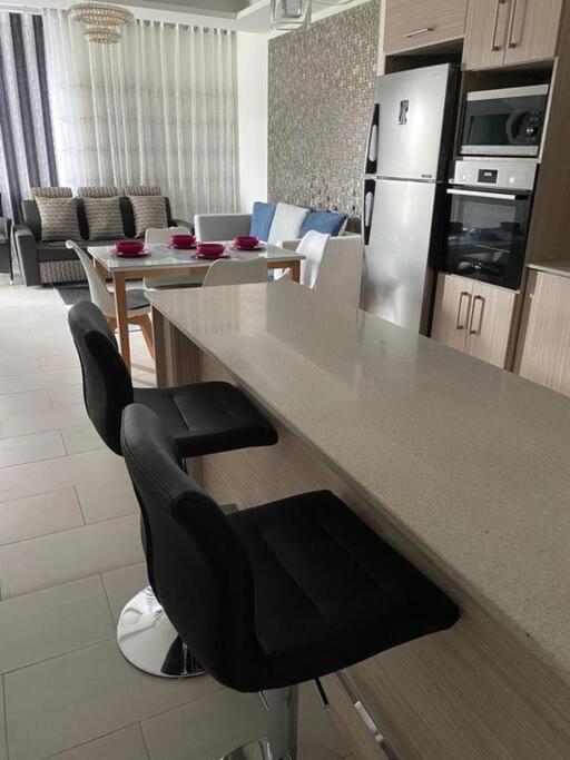 Stylish & Luxury 2-Bed Parkside Apart With Pool Vacoas-Phoenix Ngoại thất bức ảnh